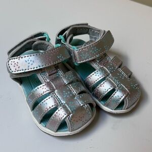 See Kai Run Size 4 Silver Flowered Fisherman Sandals